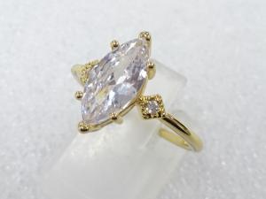 クリスタル　指輪(13号)